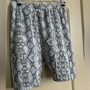 QUESS Snake Print Biker Shorts